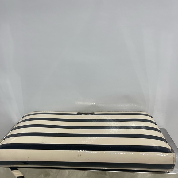 Kate Spade Wallet - Picture 8 of 10